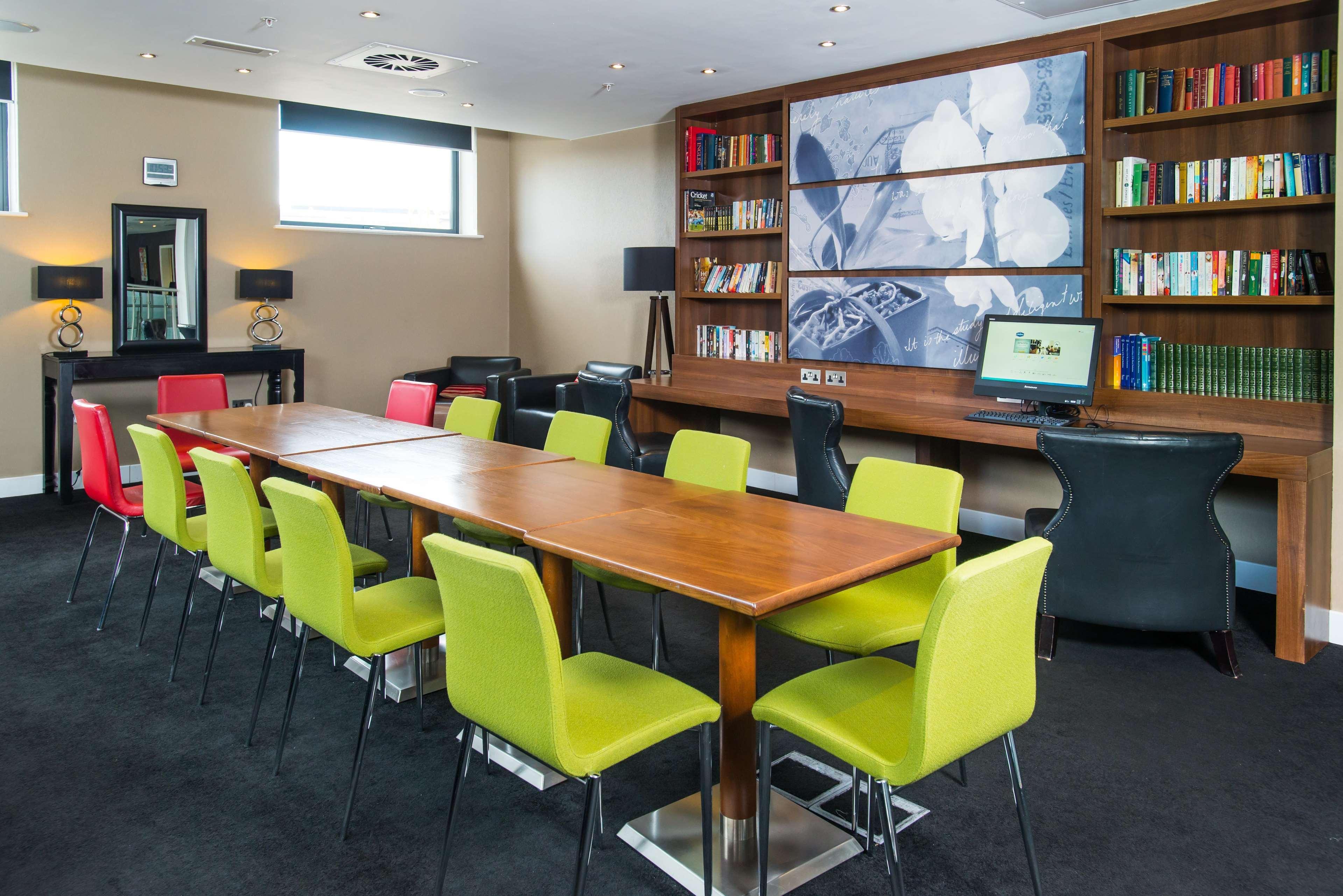 Hampton By Hilton Centre Hotel 3*