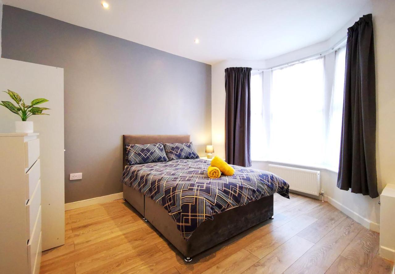 Spacious Townhouse 5 Mins To Centre With Free Parking Liverpool