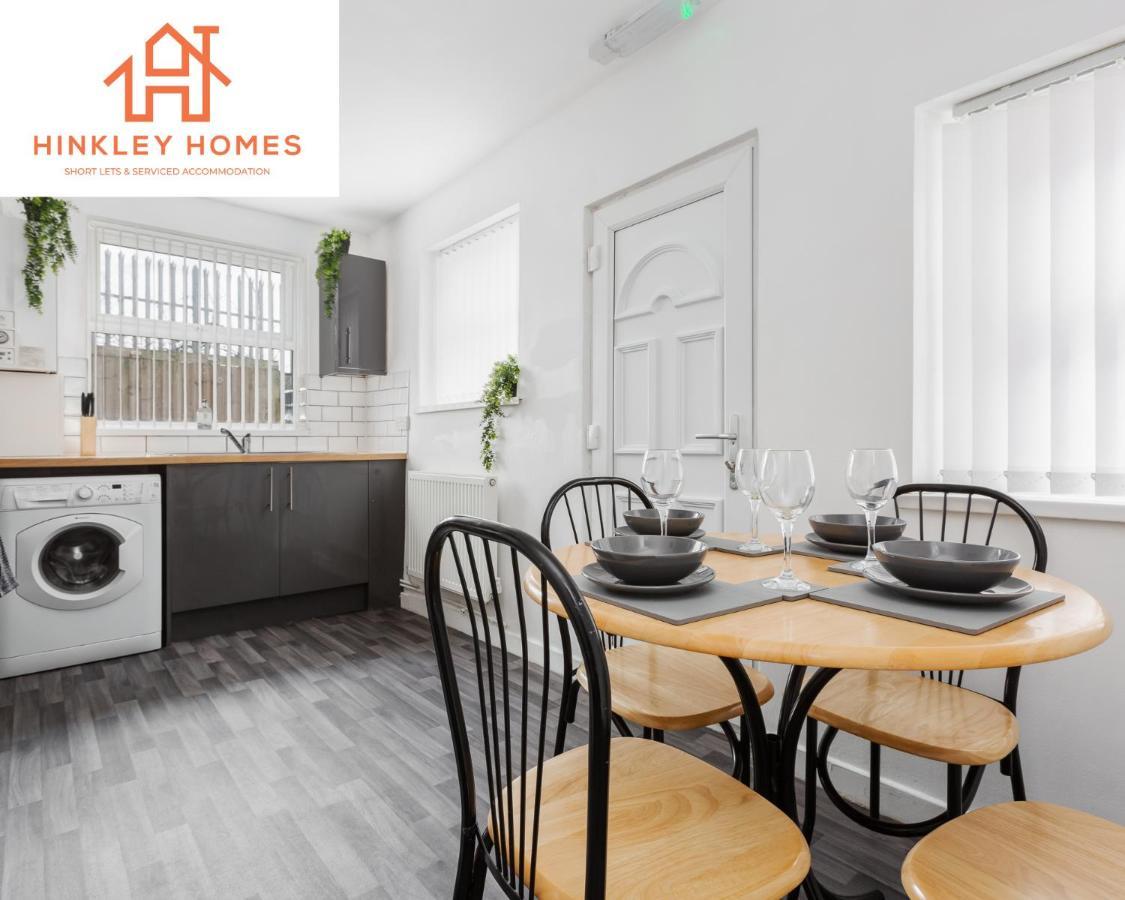 Holiday home Hinkley Homes: Newly Renovated 4-bed With Free Parking