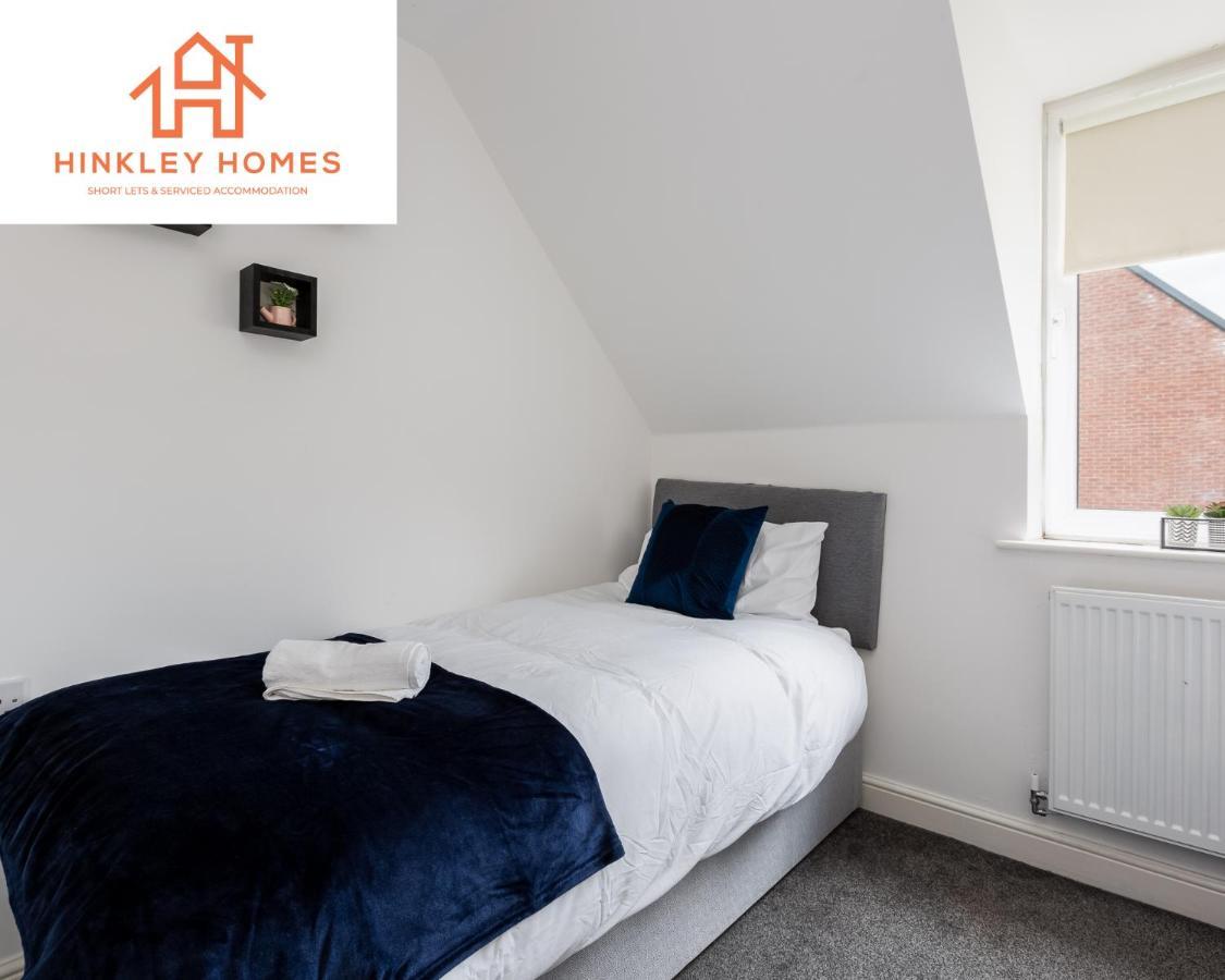 5 Beds - Free Gated Parking - Centre - By Hinkley Homes Short Lets & Serviced Apartment *