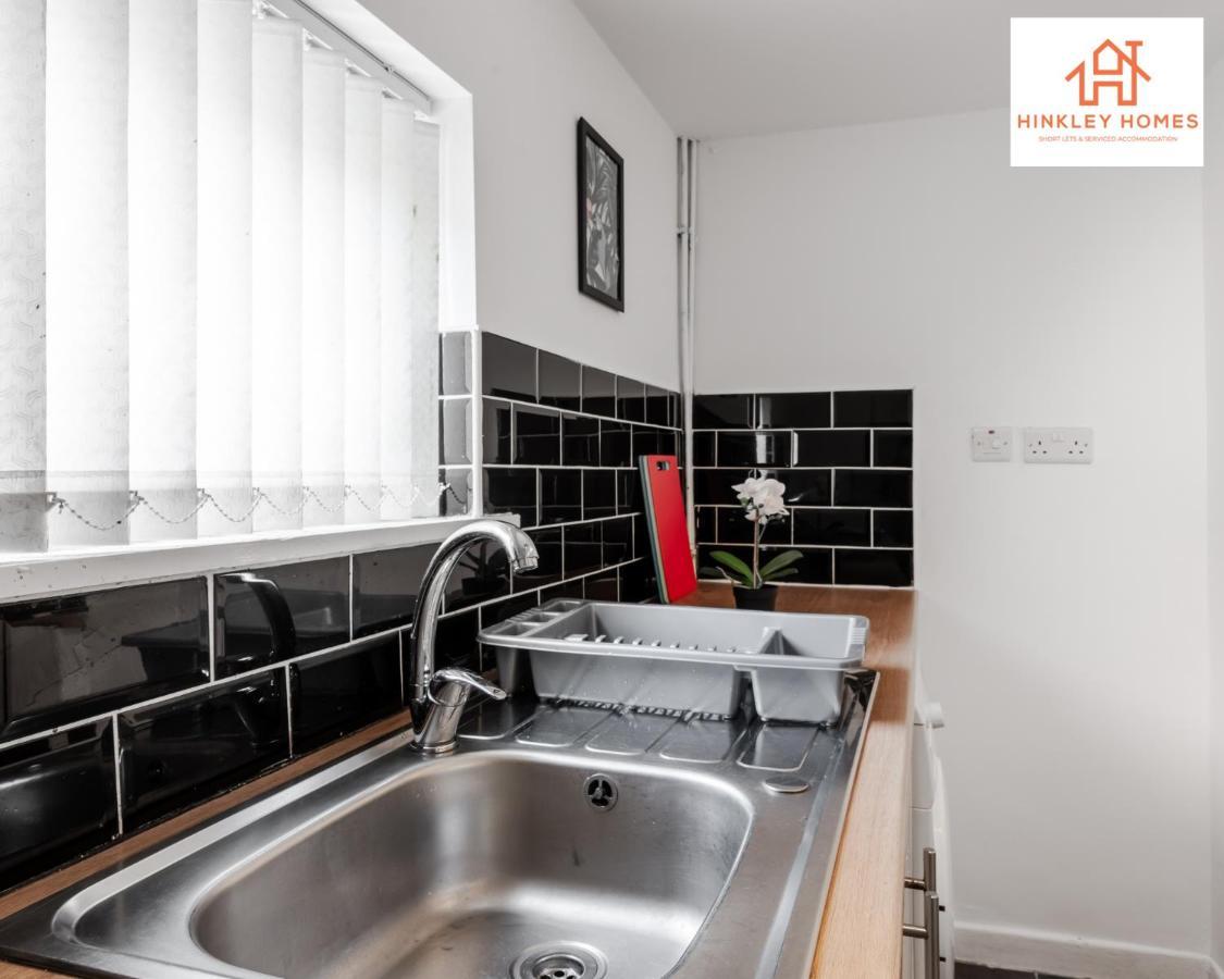 Stylish Home: Free Wifi & Parking By Hinkley Homes