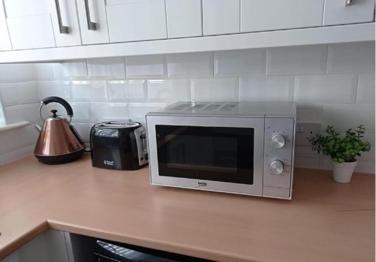 From Near Lfc, Efc & Train Station Apartment