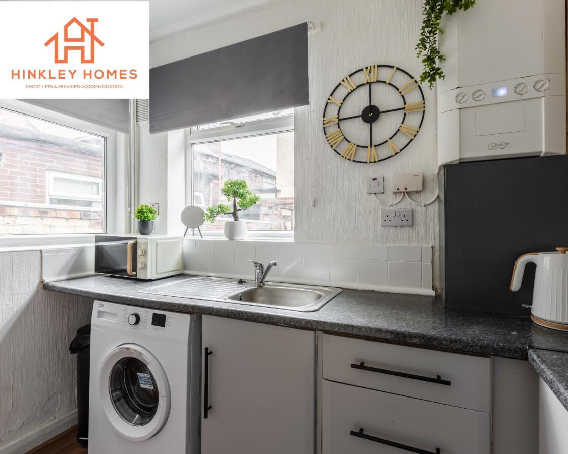 Stanley House: City-linked Doubles With Parking Holiday home *