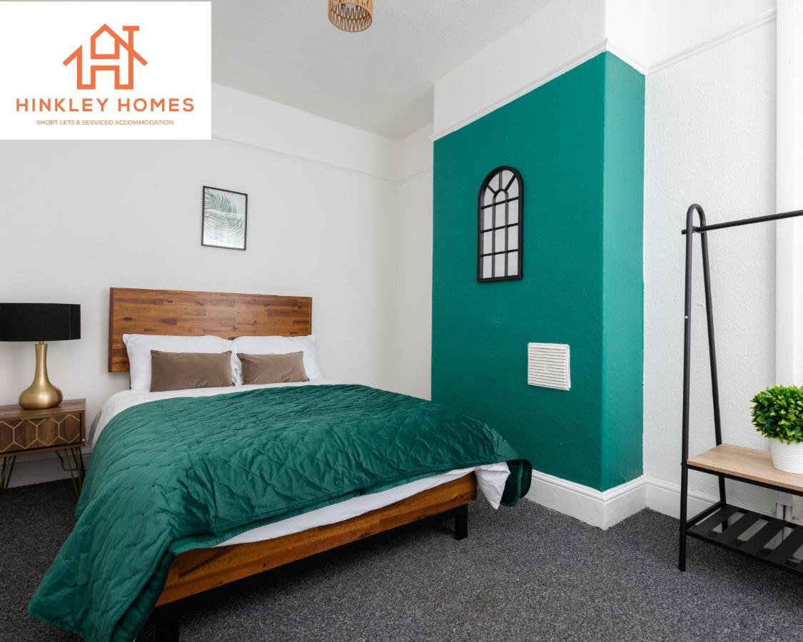 Holiday home Stanley House: City-linked Doubles With Parking