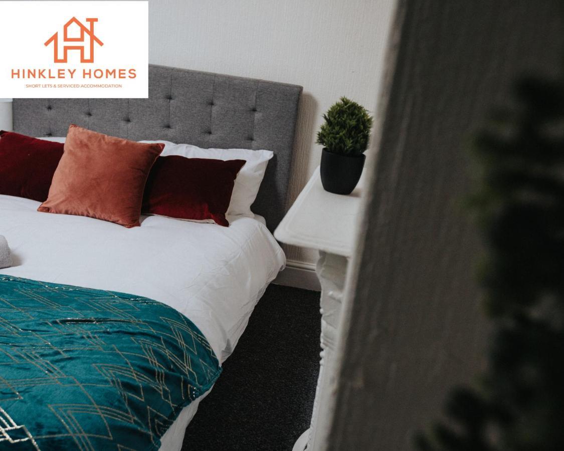 Stanley House: City-linked Doubles With Parking Holiday home *