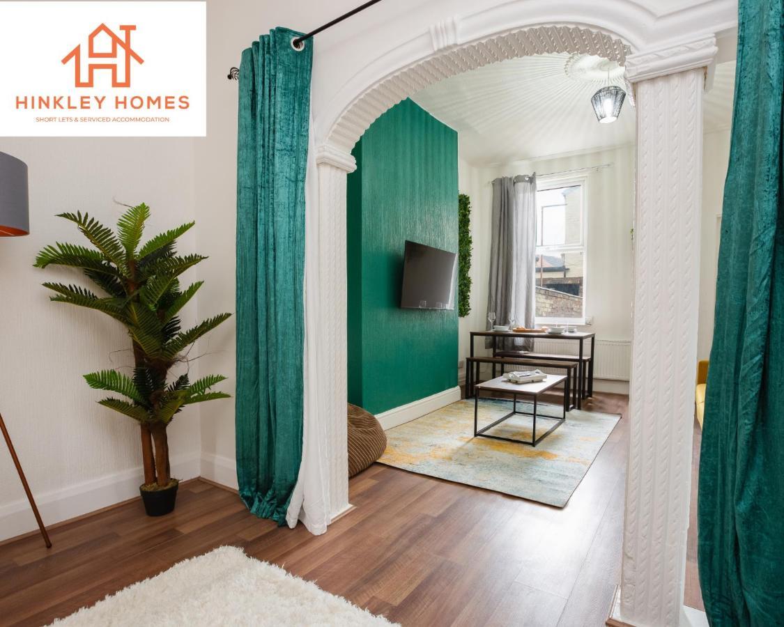 Stanley House: City-linked Doubles With Parking Liverpool