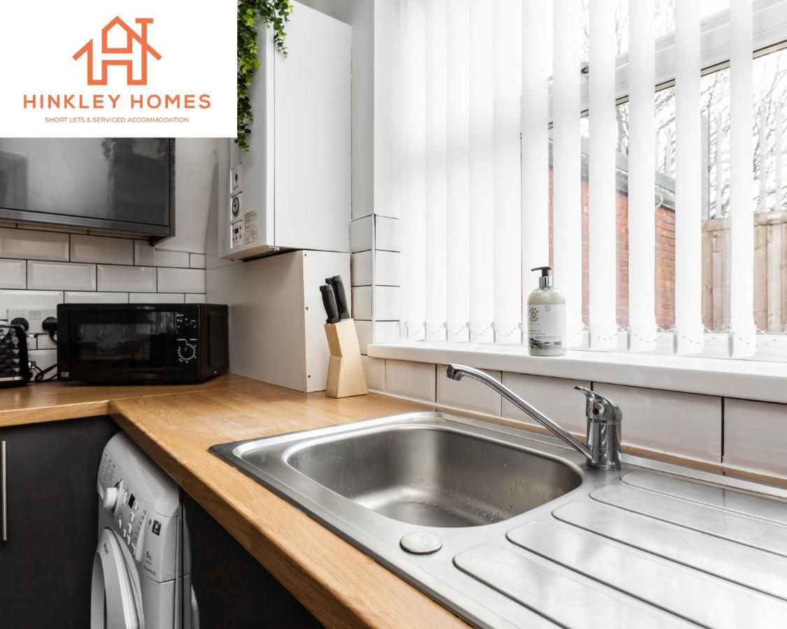 Hinkley Homes: Newly Renovated 4-bed With Free Parking