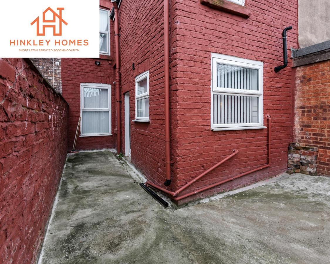 Hinkley Homes: Newly Renovated 4-bed With Free Parking *
