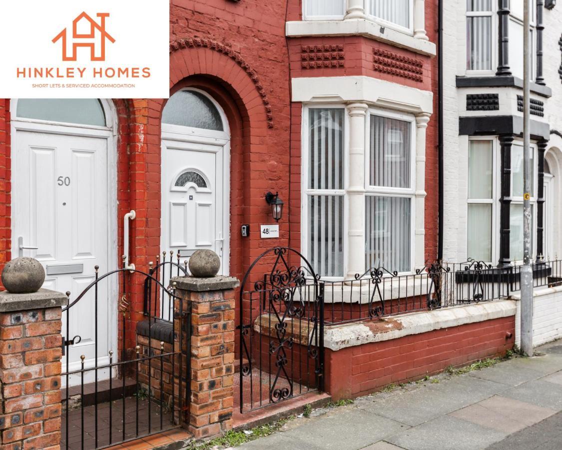 Holiday home Hinkley Homes: Newly Renovated 4-bed With Free Parking Liverpool
