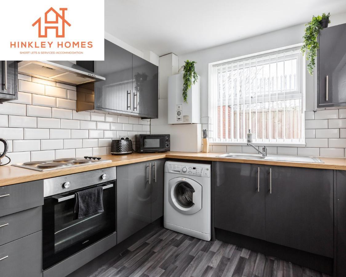 Hinkley Homes: Newly Renovated 4-bed With Free Parking *