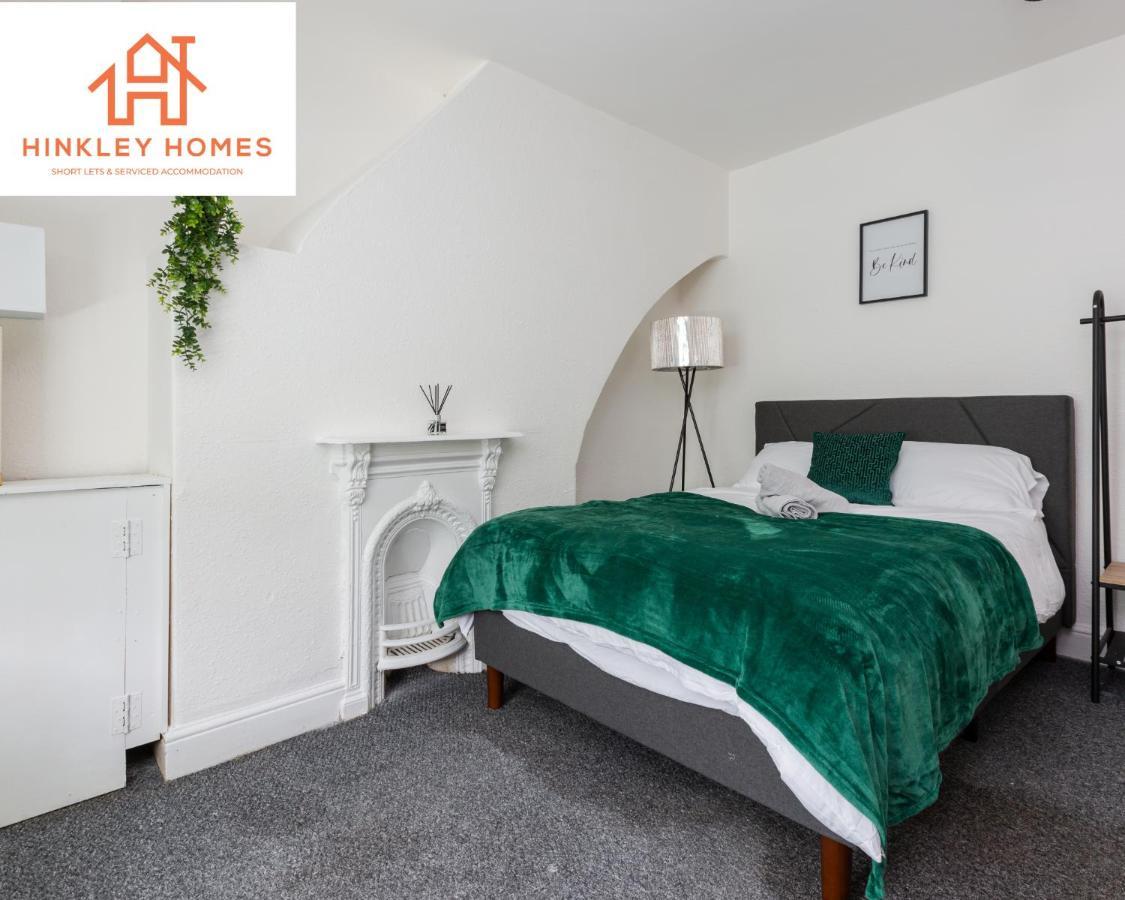 Stanley House: City-linked Doubles With Parking Holiday home Liverpool