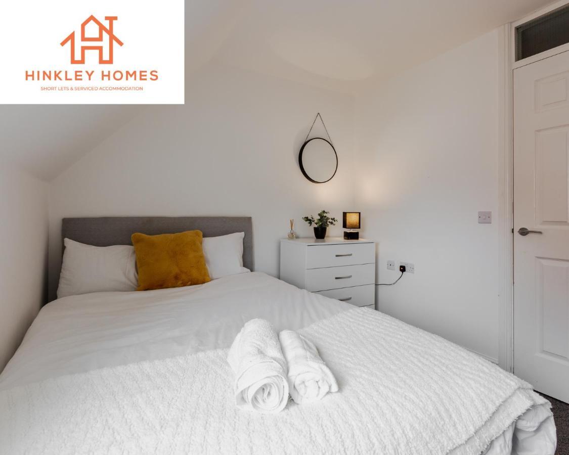 5 Beds - Free Gated Parking - Centre - By Hinkley Homes Short Lets & Serviced Apartment *