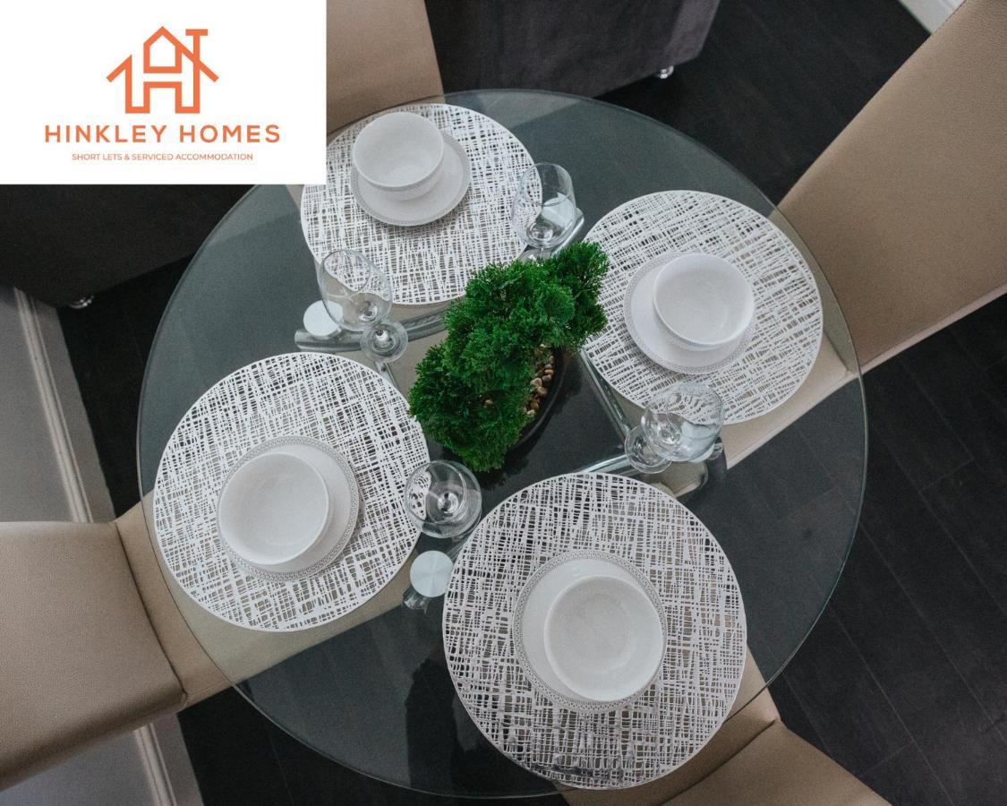 Apartment 5 Beds - Free Gated Parking - Centre - By Hinkley Homes Short Lets & Serviced *