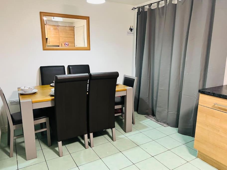 Holiday home Modern With Free Parking,near To Center Liverpool