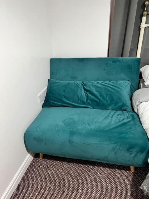 Modern With Free Parking,near To Center Holiday home *