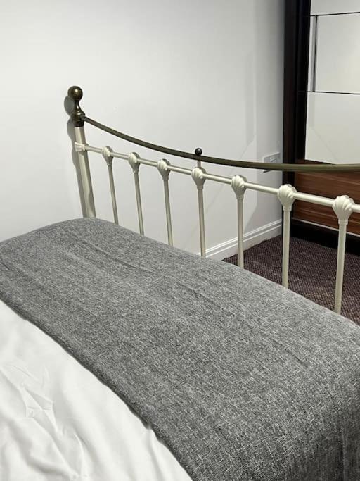 Modern With Free Parking,near To Center * Liverpool