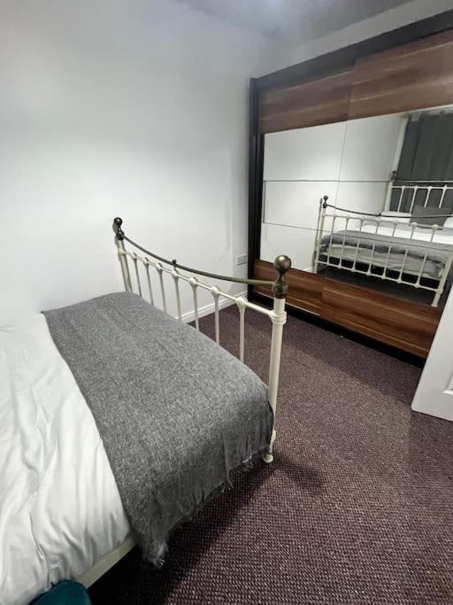 Modern With Free Parking,near To Center Holiday home