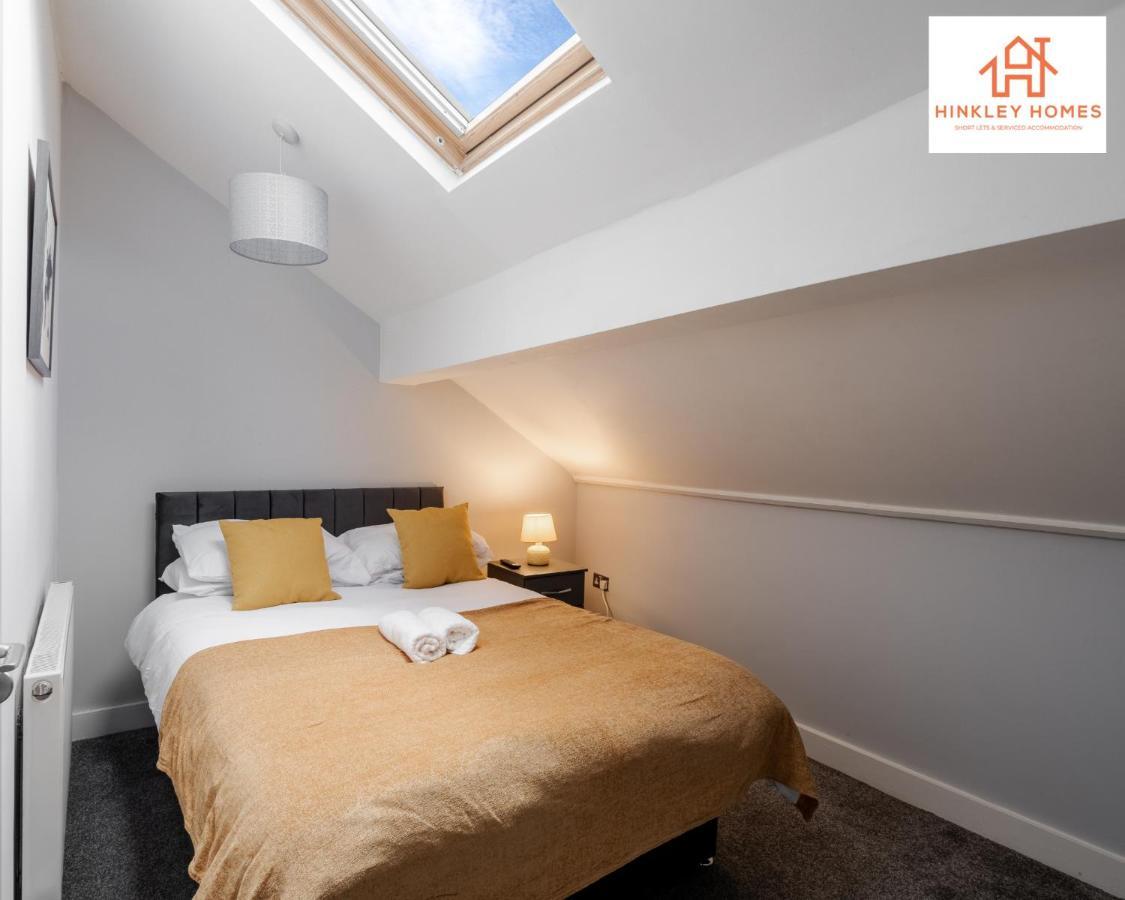 Supersized House 6 Beds Sleeps 14 W Garden & Carpark By Hinkley Homes Short Lets & Serviced Liverpool