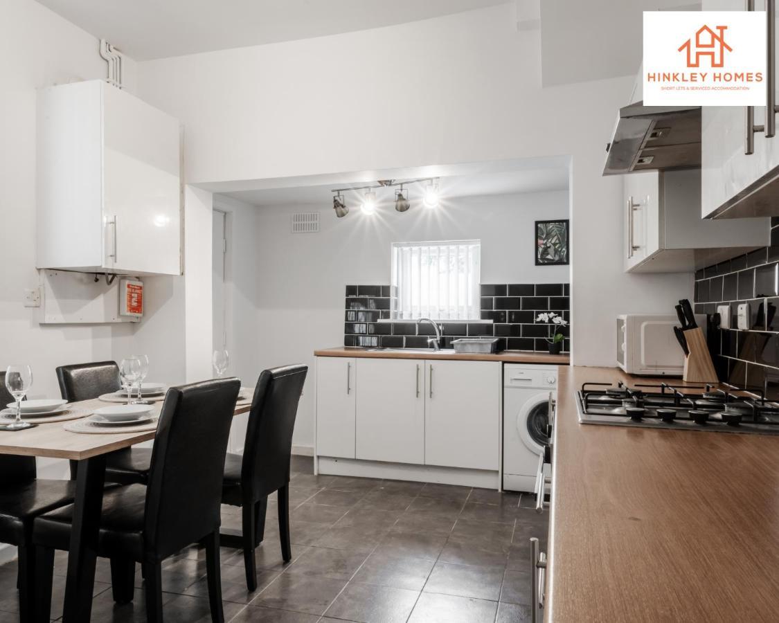 Stylish Home: Free Wifi & Parking By Hinkley Homes
