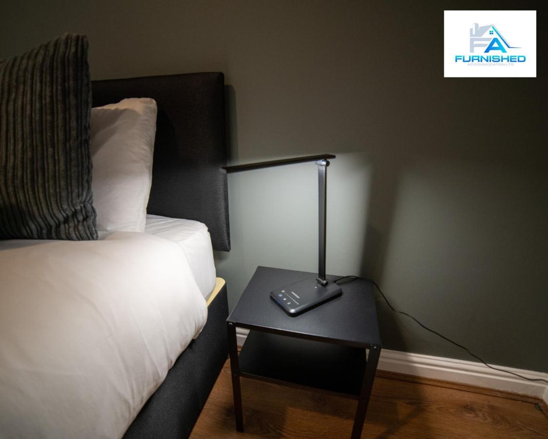Contractor By Furnished - Free Parking Apartment Liverpool
