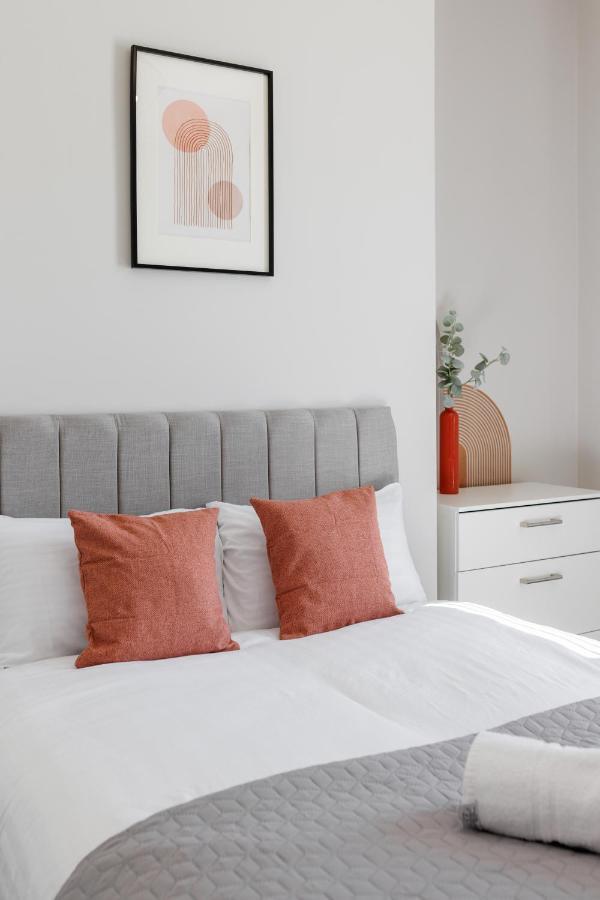 Host - Anfield Stadium Home, Cozy House For Family Holiday home *