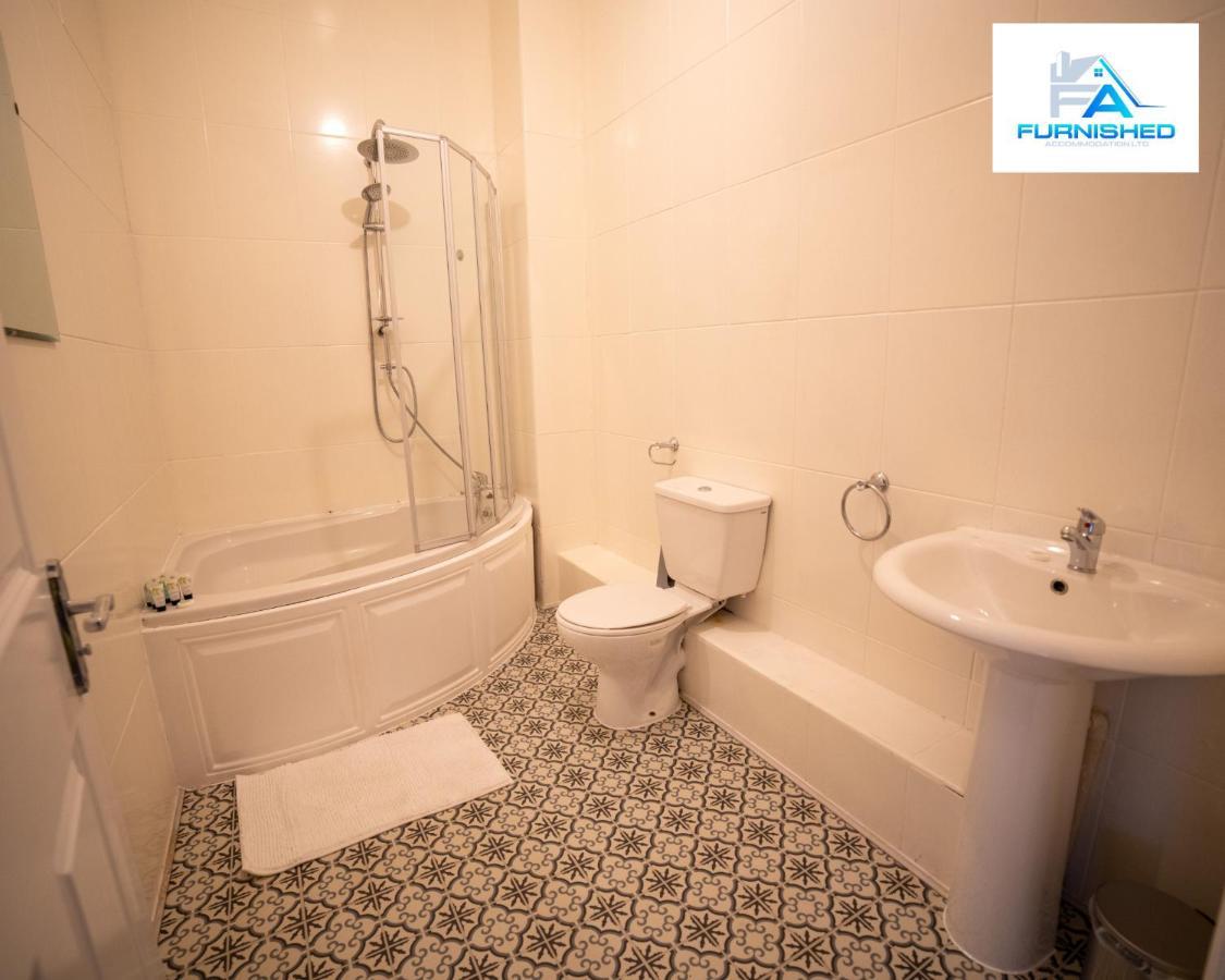 Apartment Contractor By Furnished - Free Parking *