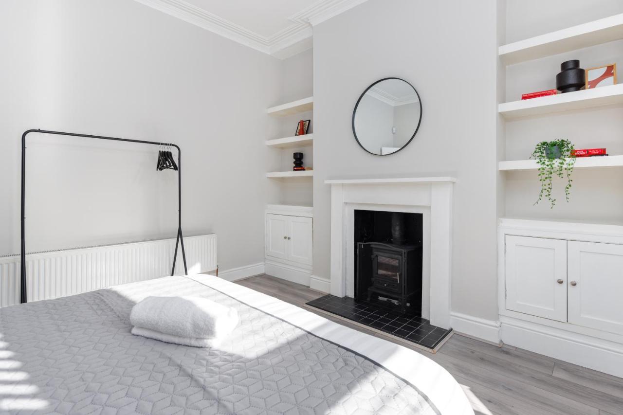 Host - Anfield Stadium Home, Cozy House For Family Holiday home *