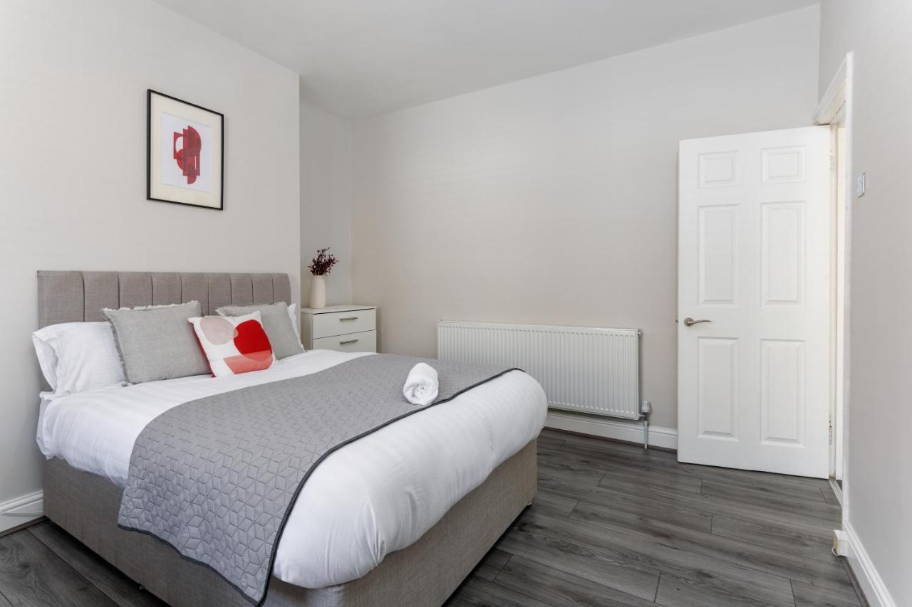 Host - Anfield Stadium Home, Cozy House For Family Holiday home *