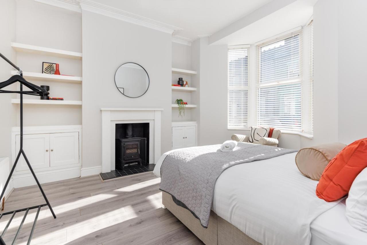 Holiday home Host - Anfield Stadium Home, Cozy House For Family Liverpool