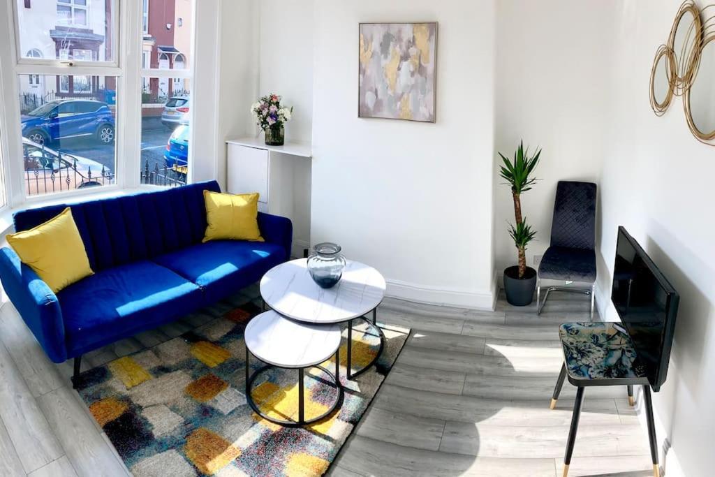 The White Marble Villa- 3 Bedrooms House Apartment Liverpool