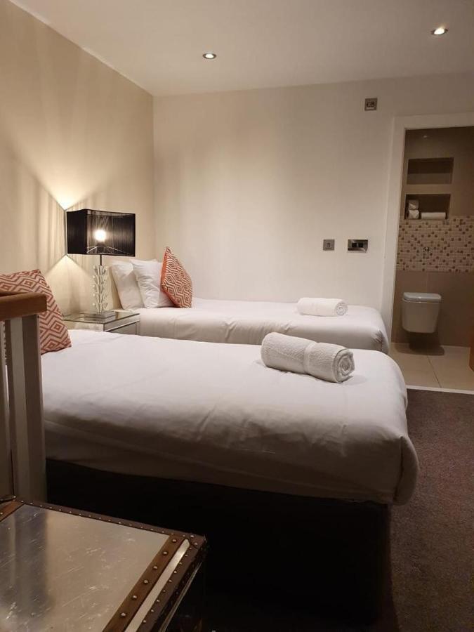 Contractor Bookers Bookdirect Save 10percent Liverpool