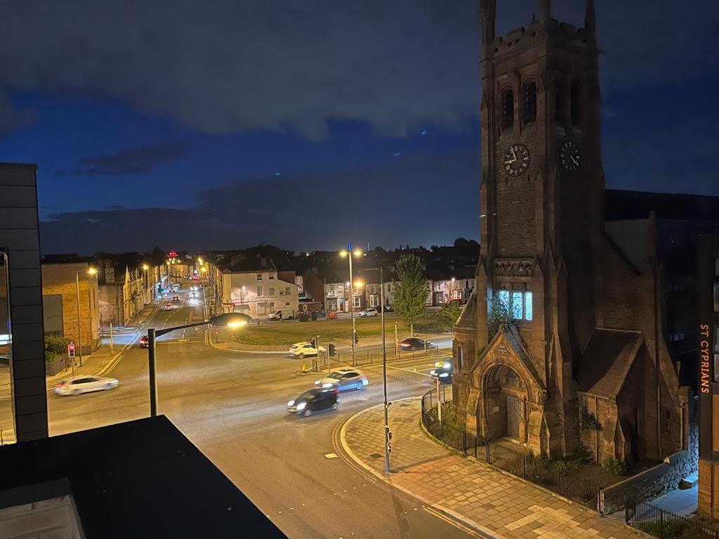 Enjoy An Ensuite In A Shared Close To Centre