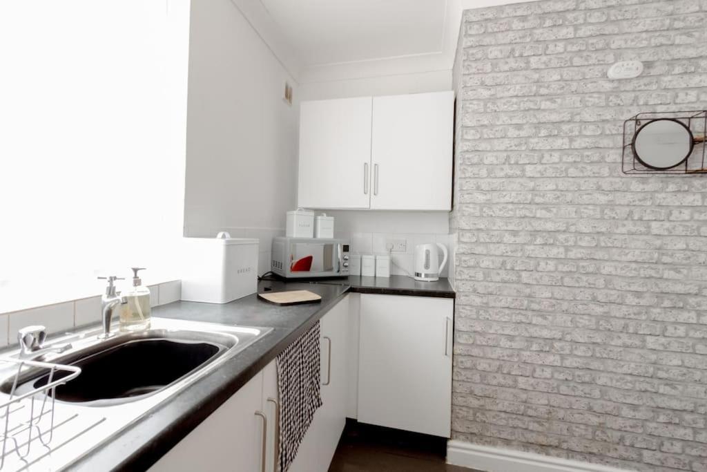 Apartment Getaway - Modern Private *