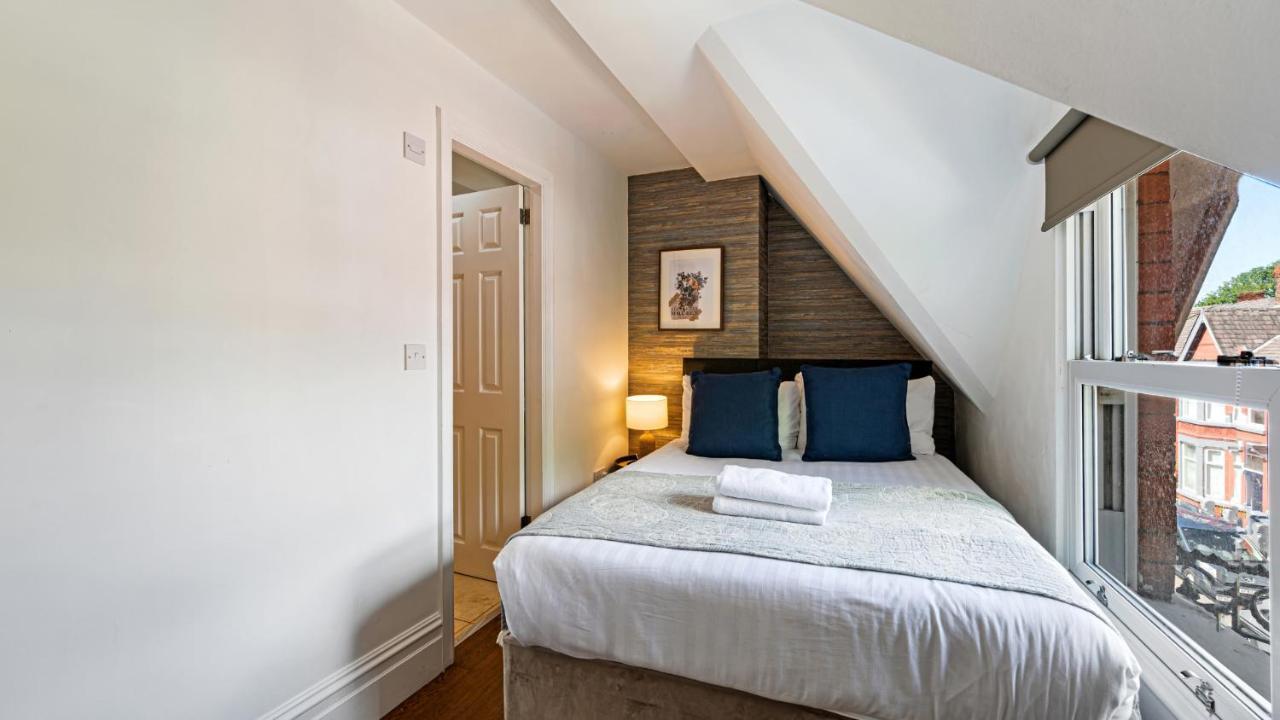 Host & - Kensington Quarters *