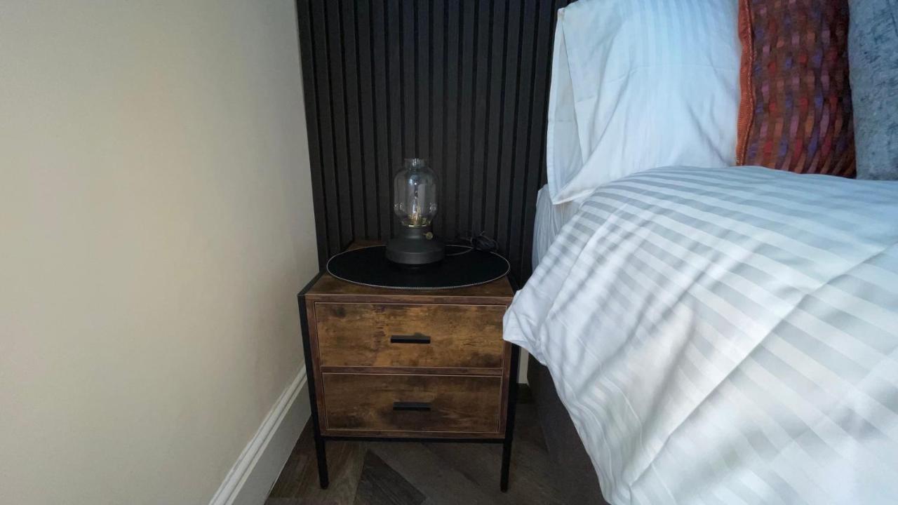 Bed & Breakfast Anfield Place To *