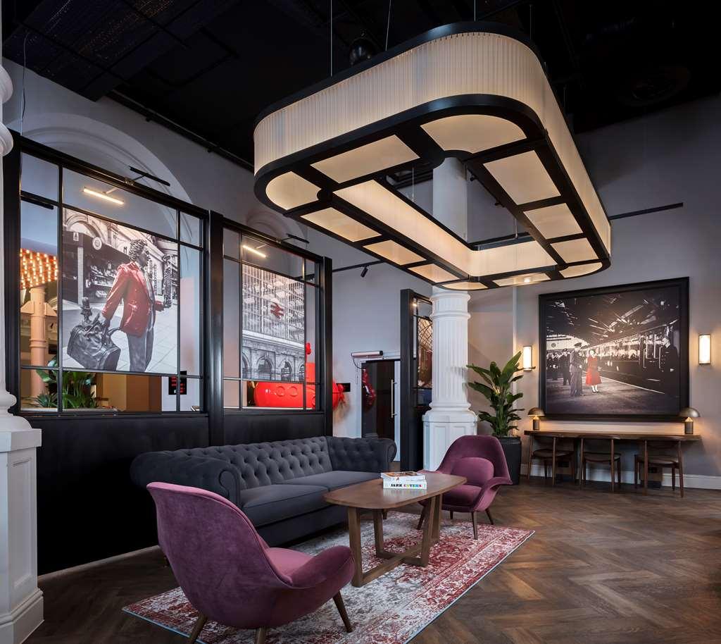 Radisson Red Hotel, Hotel 4*