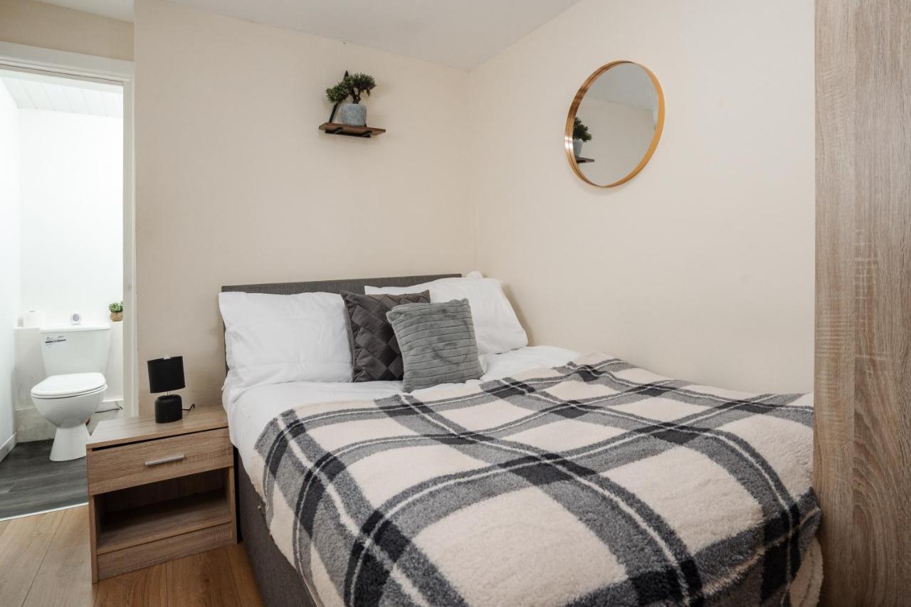 Apartment Huge 5bdrm Ensuite In Monthly Discounts Bu Hinkley Homes Short Lets & Serviced Accomodation Liverpool