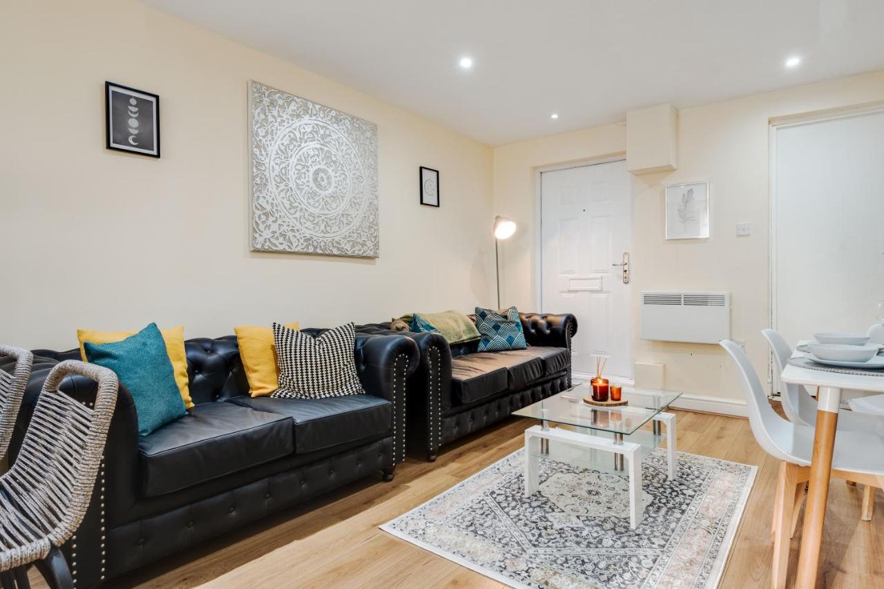 Apartment Huge 5bdrm Ensuite In Monthly Discounts Bu Hinkley Homes Short Lets & Serviced Accomodation *