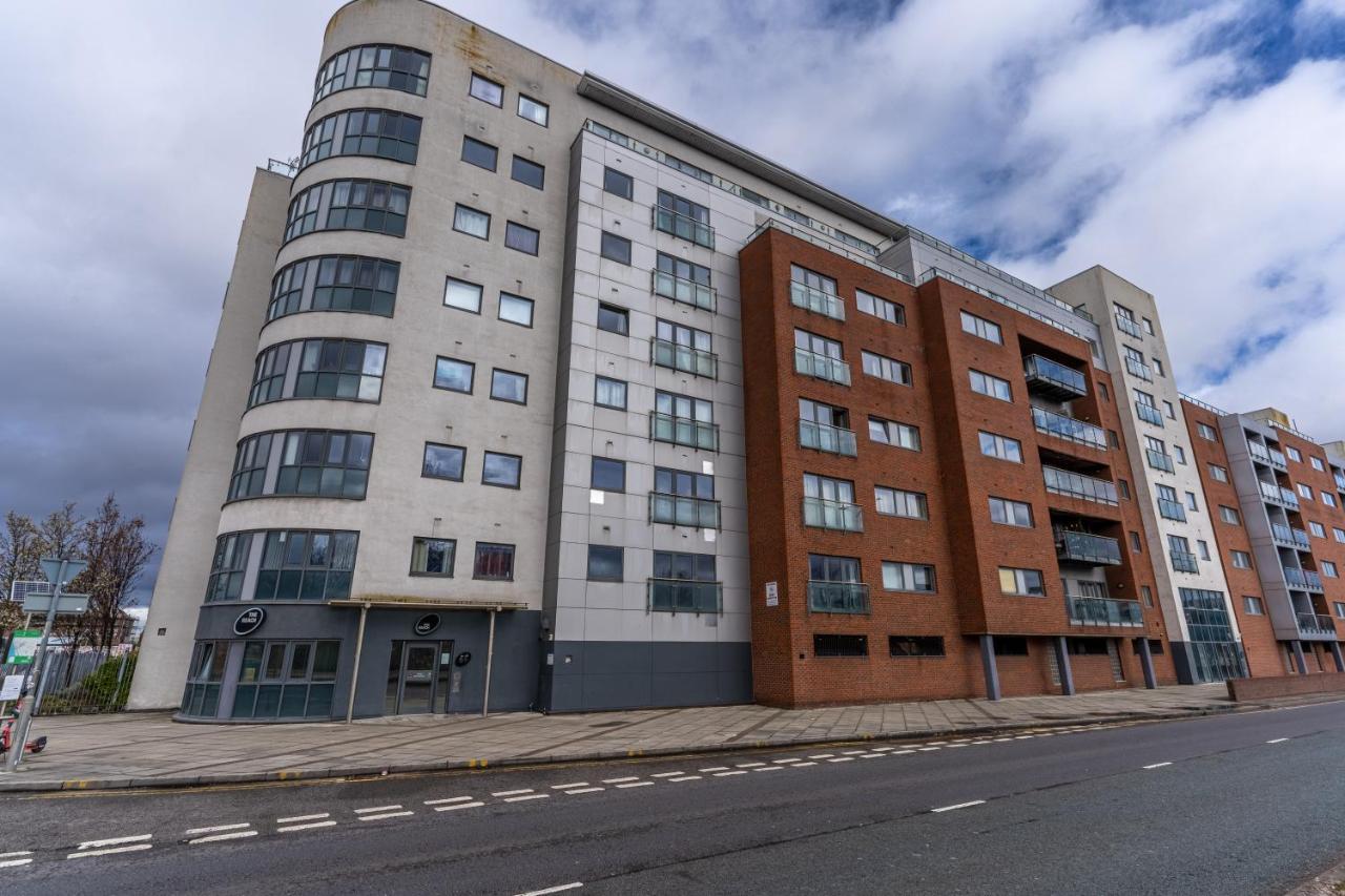 Spacious 2bdr Flat For 5 In Centre