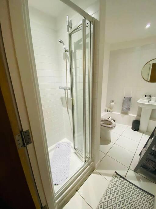 Apartment Centre Modern Fits 6 People