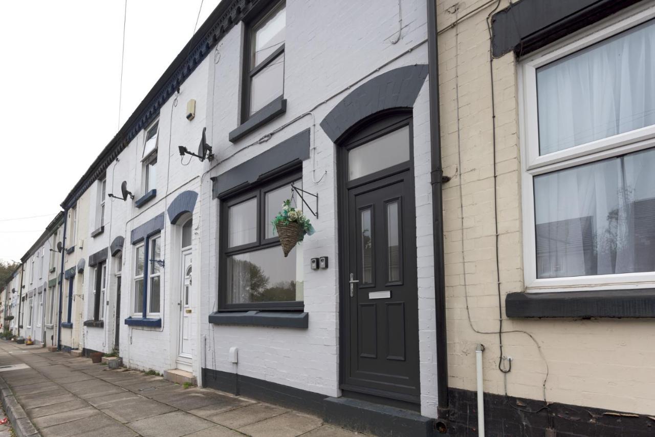 Holiday home Flatzy - Stunning By Lark Lane With Pool Table