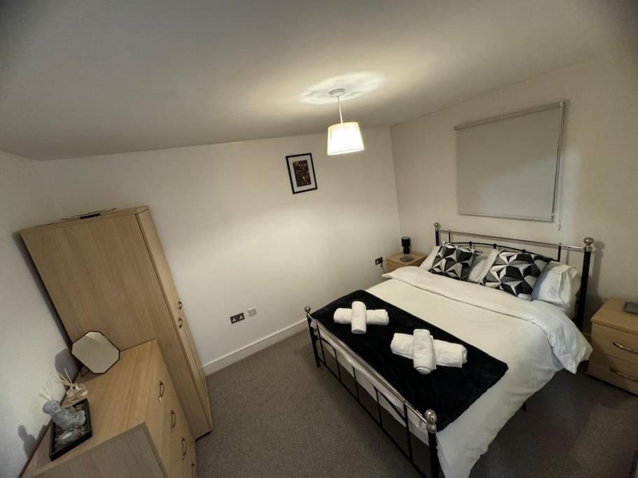 2 Bedroom City Centre Getaway - Duke Street Apartment