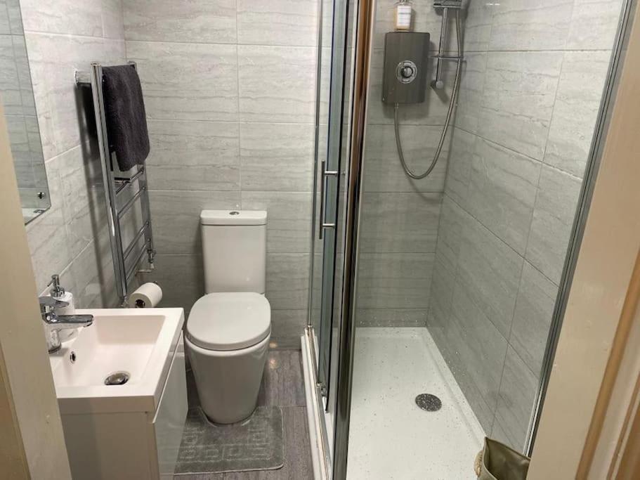 Cosy Merseyside Retreat Apartment *