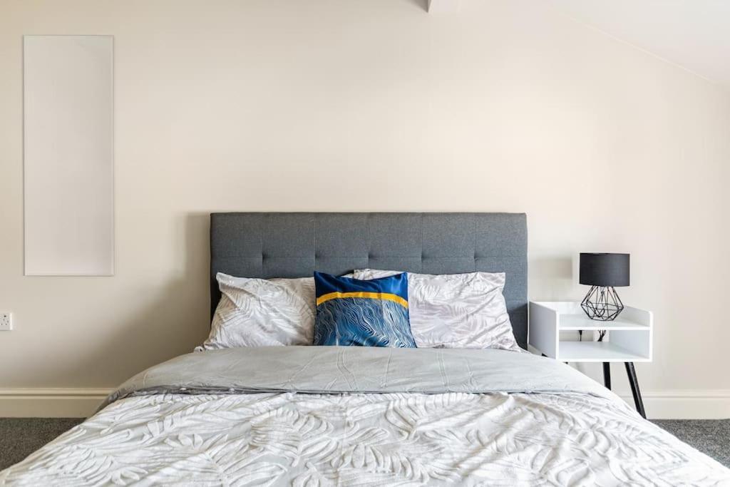 Cosy Merseyside Retreat
