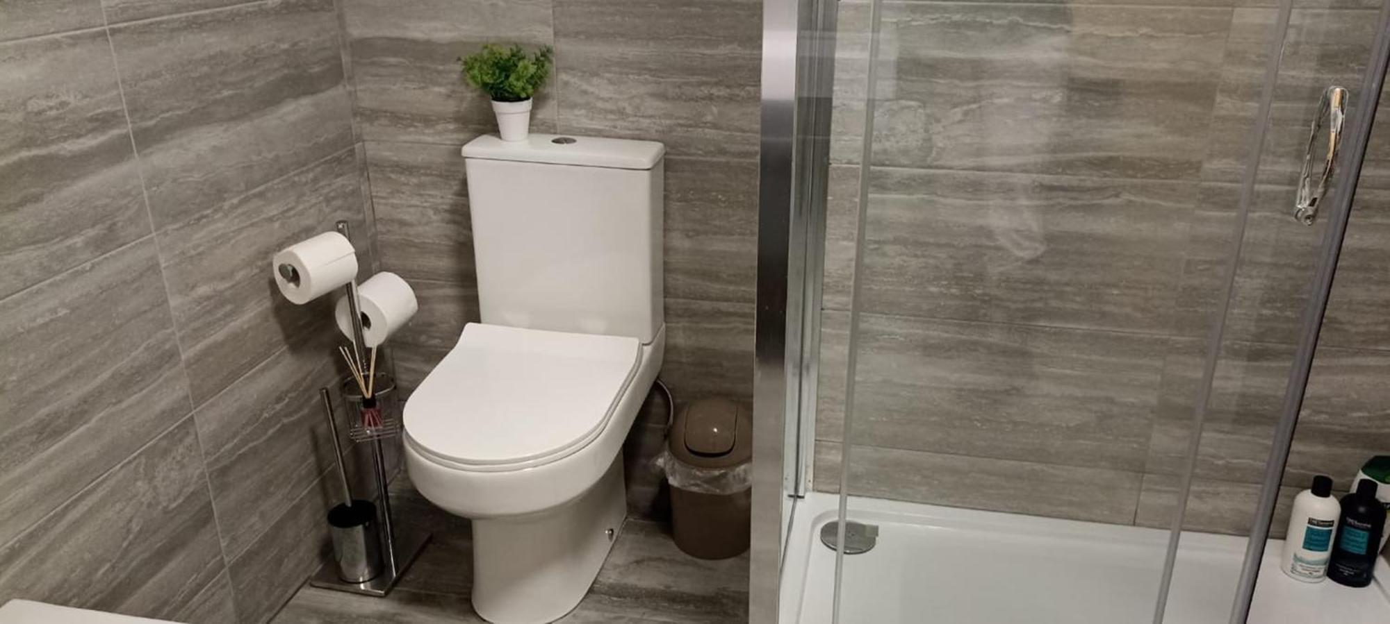 Apartment From Near Lfc, Efc & Train Station