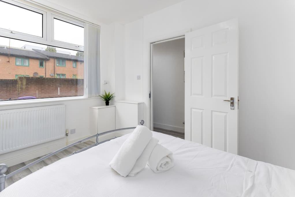 Flatzy - 3 Bed In Centre With Free parking Holiday home Liverpool