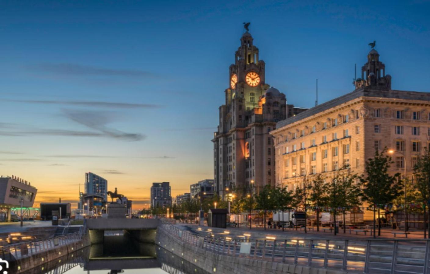 Apartment From Near Lfc, Efc & Train Station *