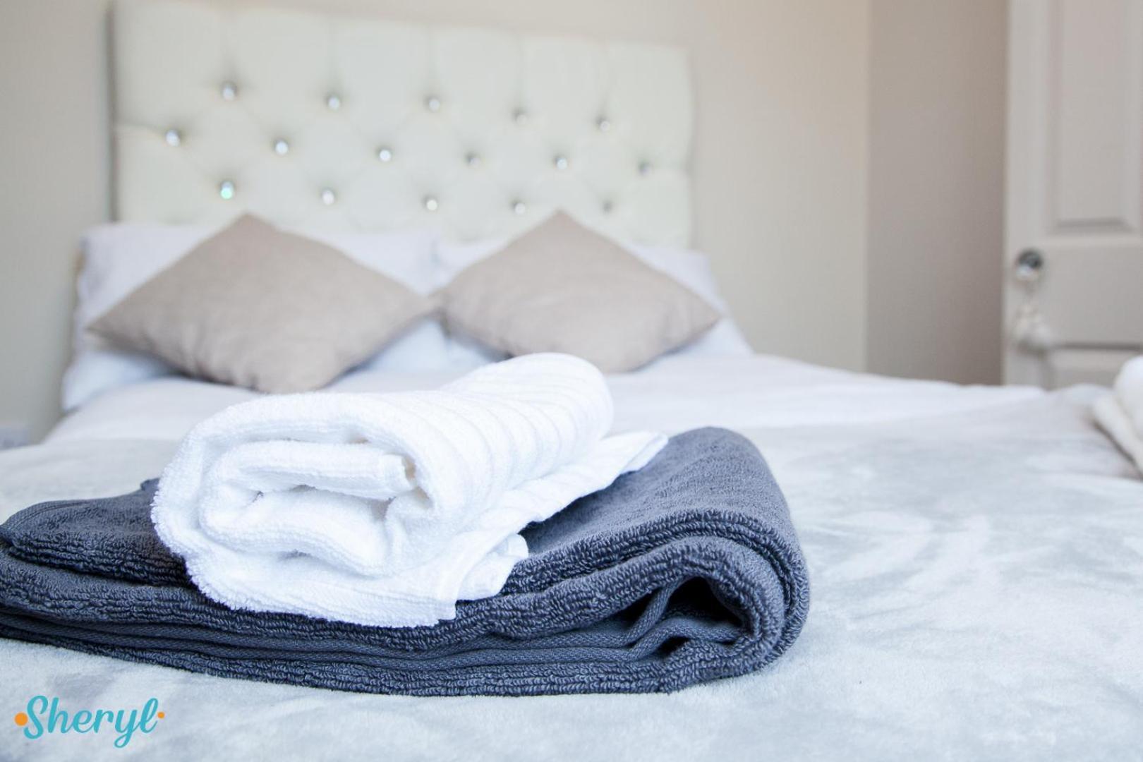 Grandeur By Sheryl - Close To Center, Anfield Stadium And Airport With Free Business Super Fast Fibre Broadband Apartment