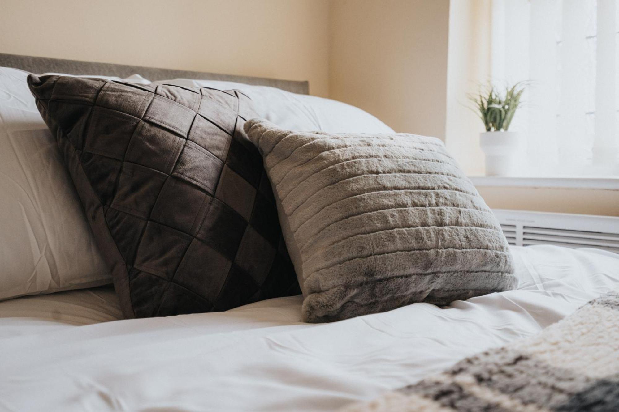 Apartment Huge 5bdrm Ensuite In Monthly Discounts Bu Hinkley Homes Short Lets & Serviced Accomodation *