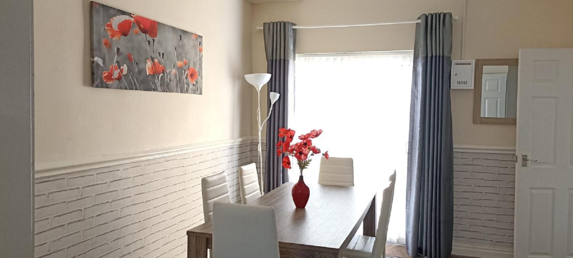 Apartment From Near Lfc, Efc & Train Station